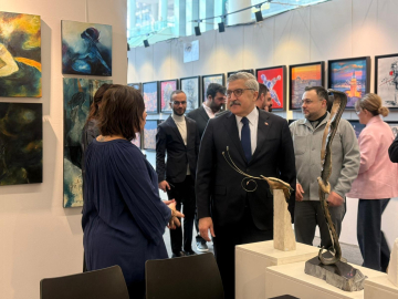 AK Parti'li Yayman'dan 'ArtAnkara 12'nci Uluslararası Çağdaş Sanat Fuarı'na ziyaret