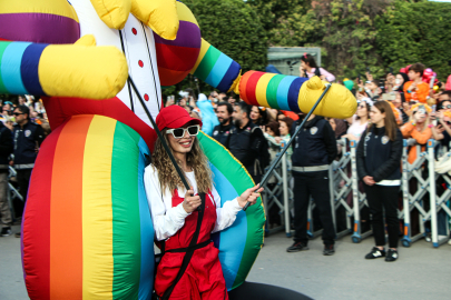 Uluslararası Adana Portakal Çiçeği Karnavalı'nın korteji, renkli görüntülere sahne oldu / Ek fotoğraflar