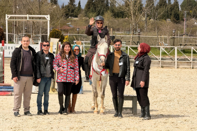 Şehir Stresine Karşı Doğadan Gelen Terapi: Atlı Terapiye İlgi Artıyor